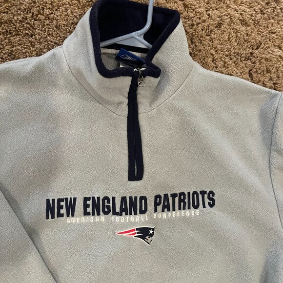 New England Patriots NFL Sweater Size Large! - Picture 7 of 9